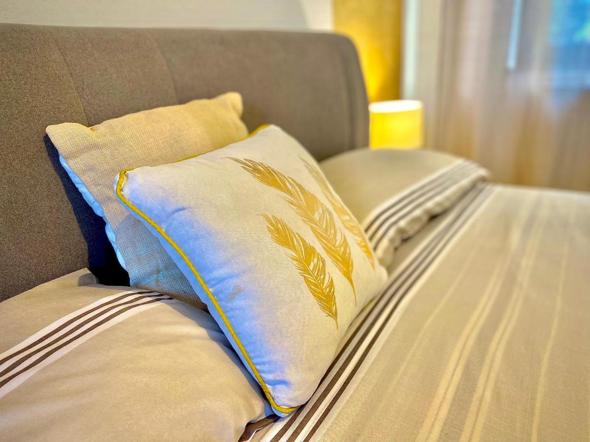 Golden Suite Marta Malpensa Milano-Laghi Busto Arsizio Bagian luar foto